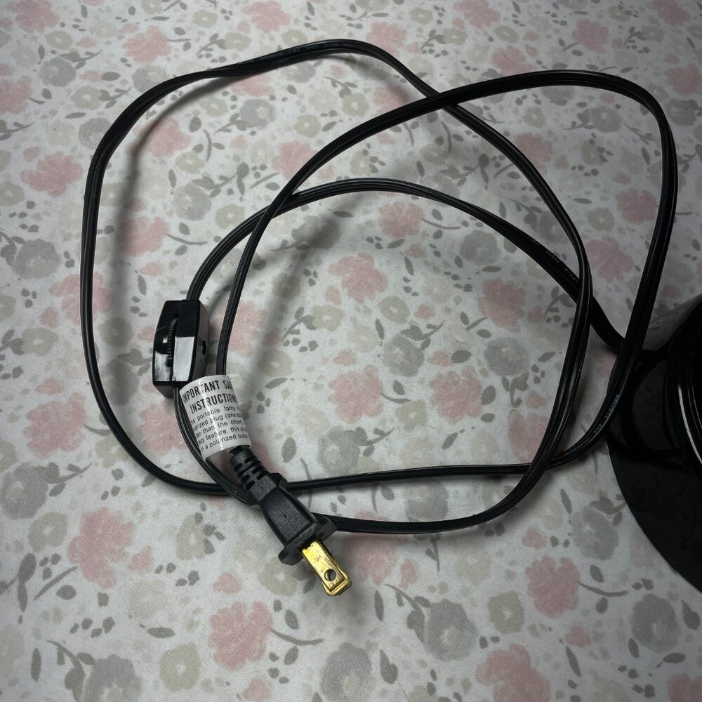 Spinning Party Light, 5' Cord with switch on it, replaceable bulb - FUN! - Picture 4 of 8